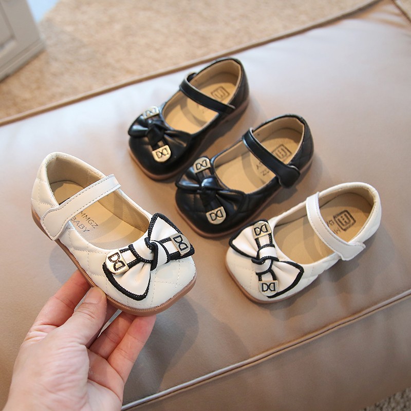 Girls' Leather Shoes for Spring and Autumn, Soft-Soled Flat Shallow Dance Performance Shoes for Young and Middle-Aged Children, Soft-Soled Shallow Shoes