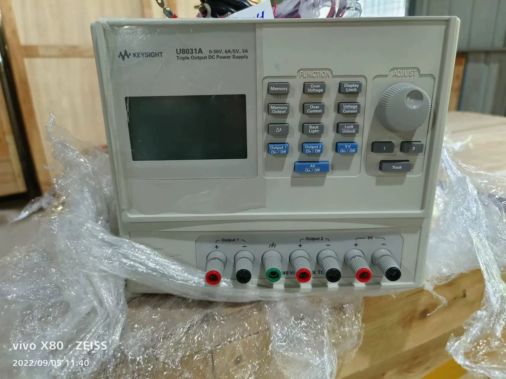 U8031A Американский Aggilent KEYSIGHT — источник питания постоянного тока с трехходовым выходом немецкой технологией и переговоры о цене.
