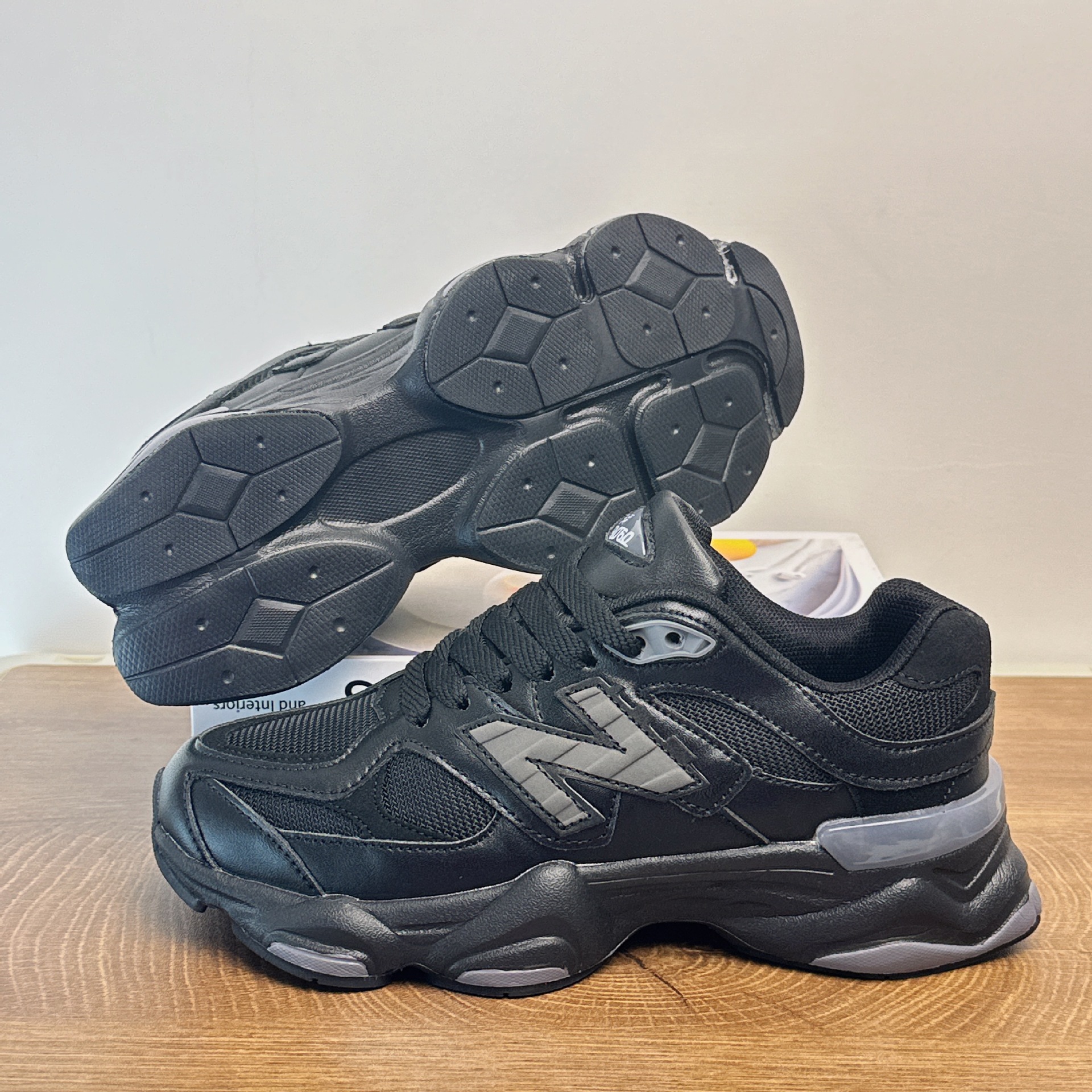 Zapatos de papá de nicho retro estilo de Hong Kong, zapatos deportivos súper calientes y versátiles en forma de N 2023 nuevos zapatos para correr de pareja de primavera y otoño