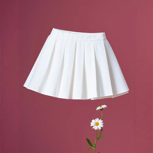 年轻女孩纯色褶皱裙红白色