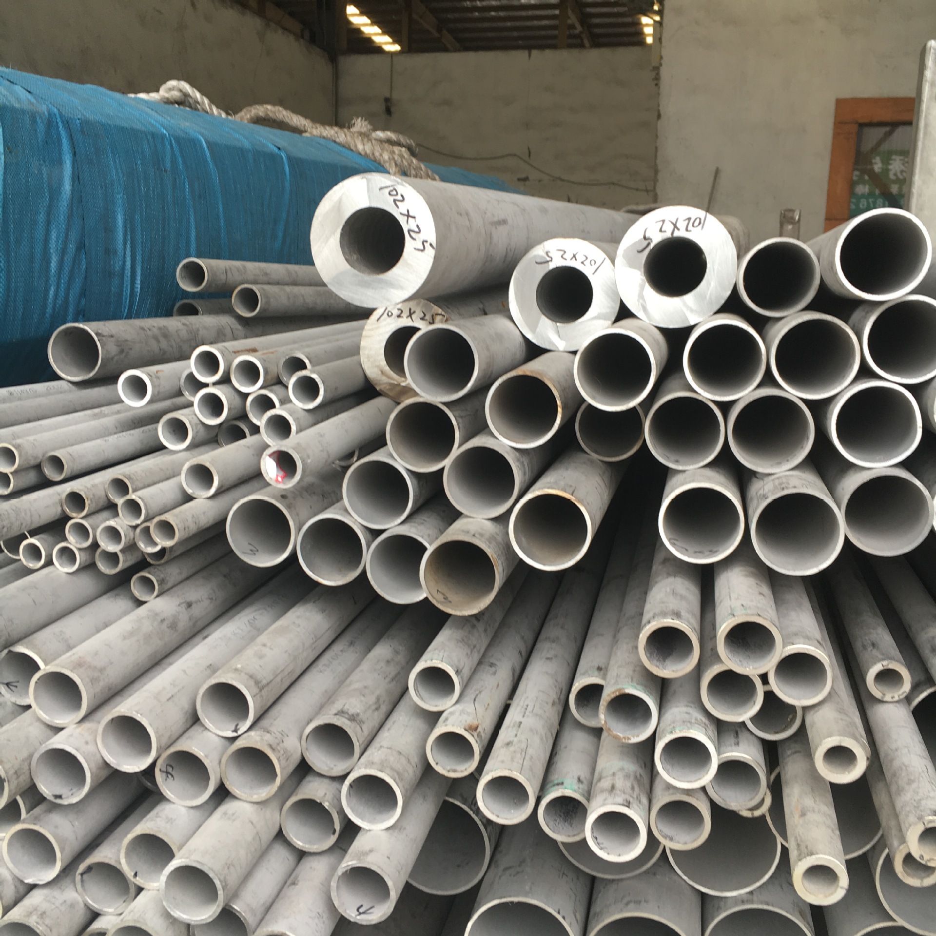 304/310s不锈钢无缝管厂家批发 316l大小口径工业厚壁不锈钢圆管