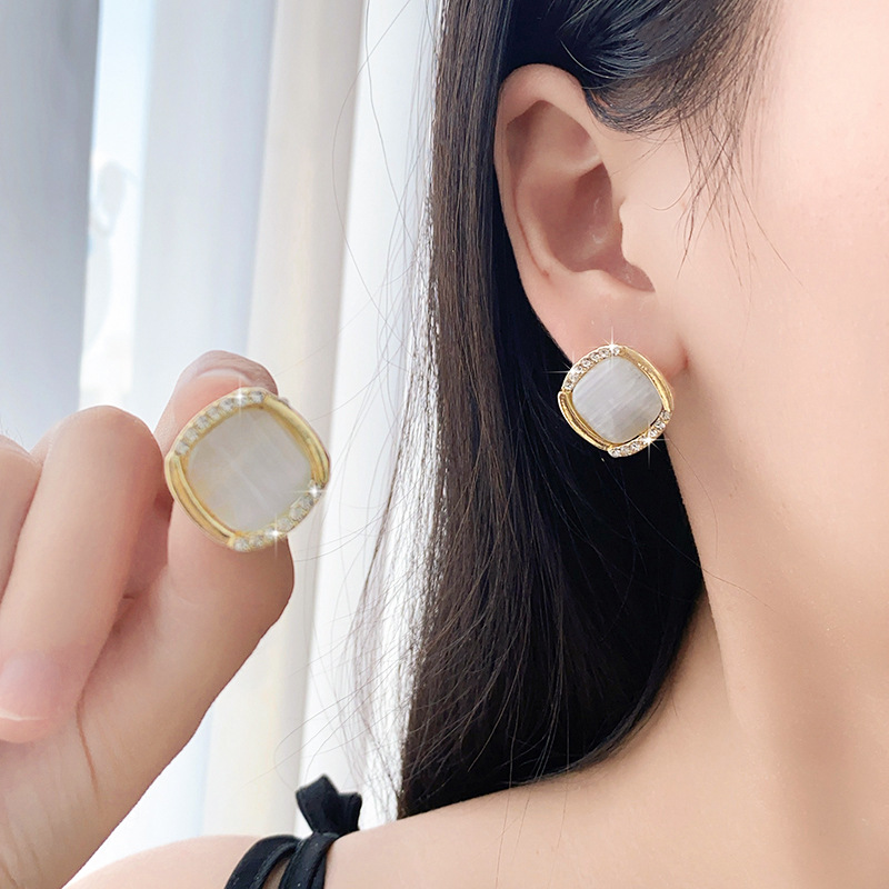 Retro fashionable design square earrings from pearl with zircon