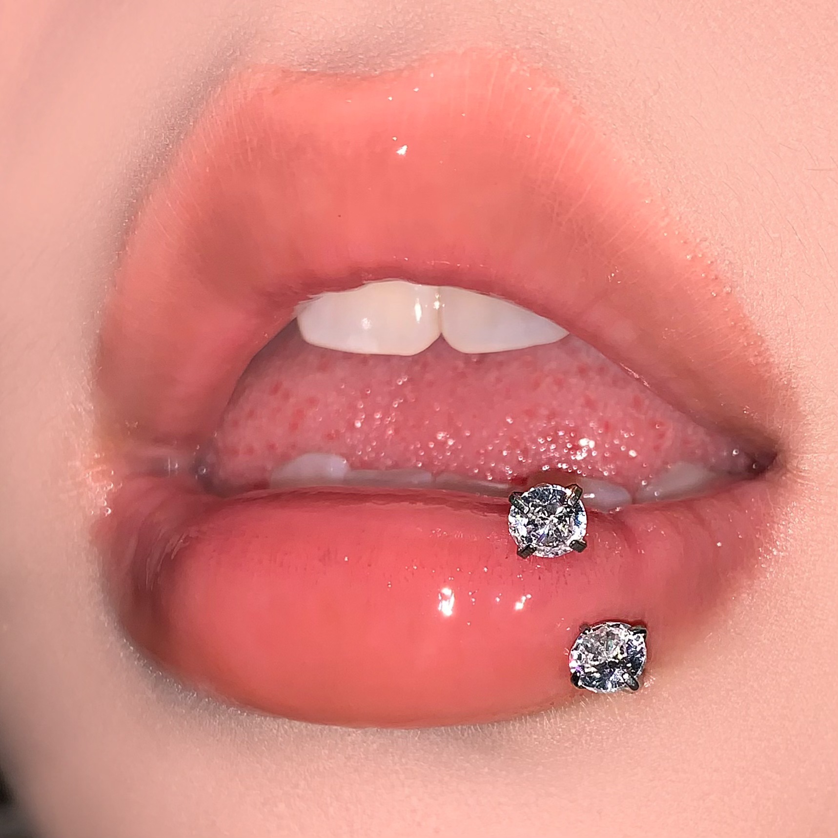 Flash Bright Stone Lip Ring Steel Titanium Inner Thread Horseshoe C Ring Lip Piercing Jewelry for Women detail image 10