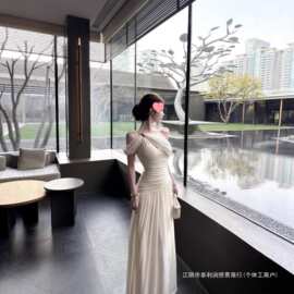 法式连衣裙女感名媛千金一字肩扭结礼服无袖气质收腰生日裙子涤纶