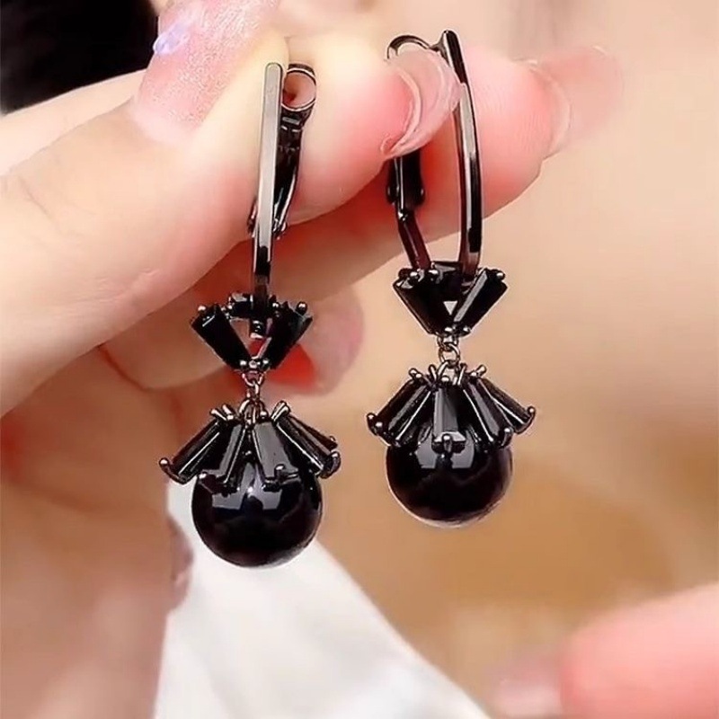 elegant retro earrings from pearl
