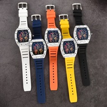 新品跨境批发男士三针石英手表欧美时尚龙虎图腾树纹白壳酒桶形表