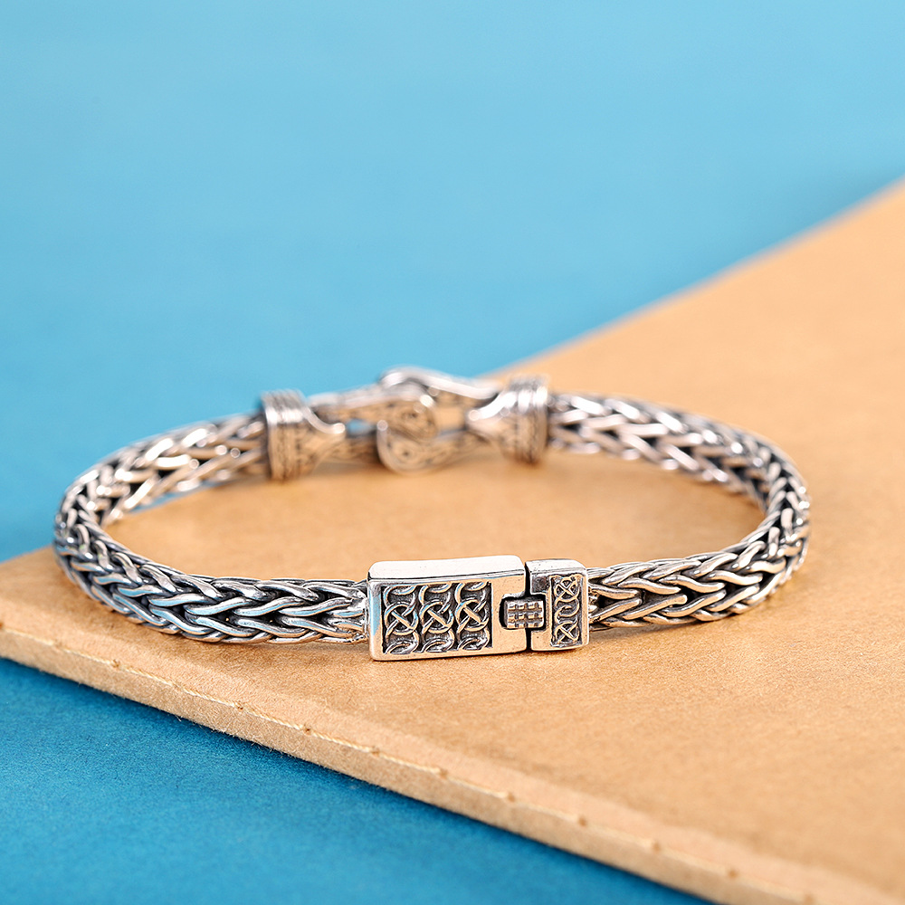 Woven retro jewelry