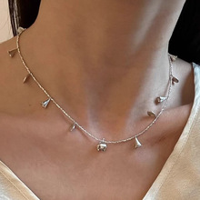 小红书爆款轻奢银色花朵串珠流苏项链设计高级感锁骨链一件代发