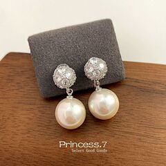 ピアスのない女性向けの新しいパールイヤークリップ、フェミニンで多用途なイヤリング、ニッチなデザイン、軽くて豪華な蚊取り線香イヤリング、イヤリング