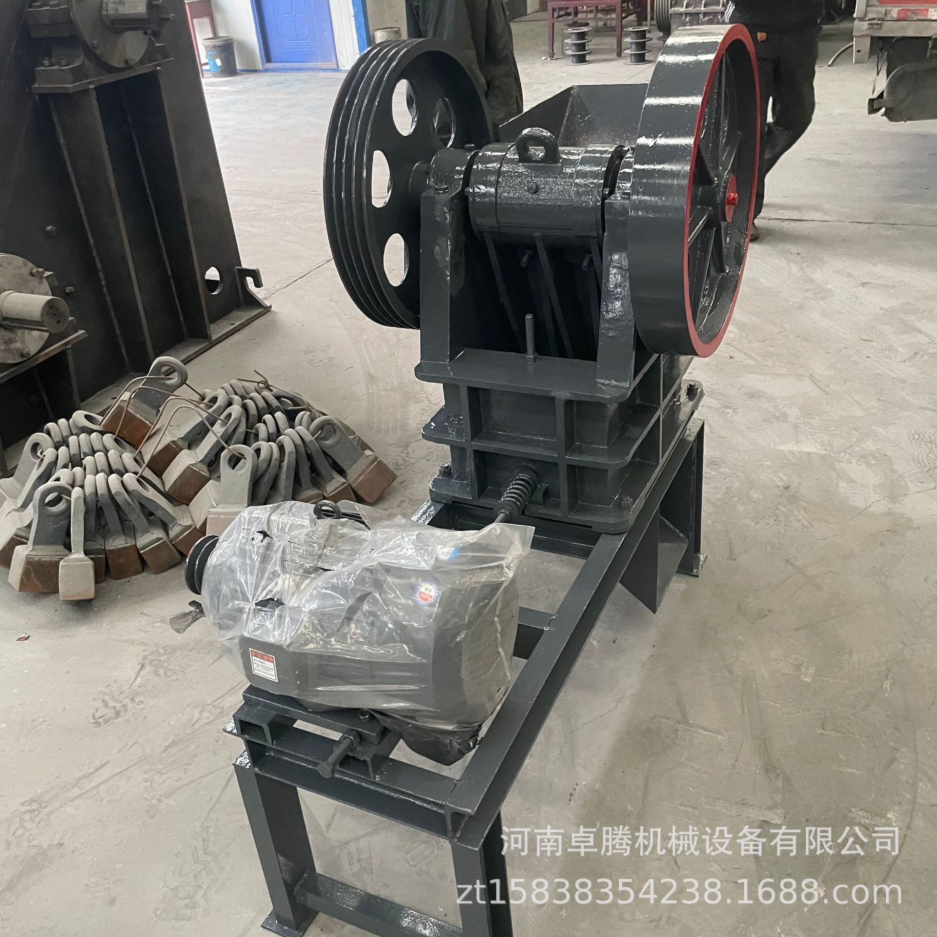 小型建筑垃圾鹅卵石鄂式破碎机石灰石花岗岩碎石机石头石子破石机