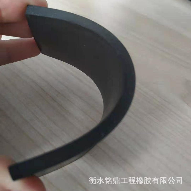 弹性黑色胶块 橡胶填充块 橡胶挡块 玻璃幕墙垫块 橡胶缓冲板块