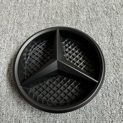 Mercedes-Benz W205 C43 C200: Car logo