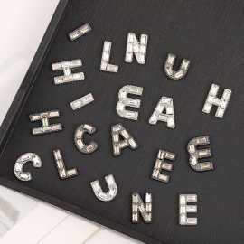 个性时尚锆石字母合金饰品配件diy发饰手链钥匙链手机壳材料批发