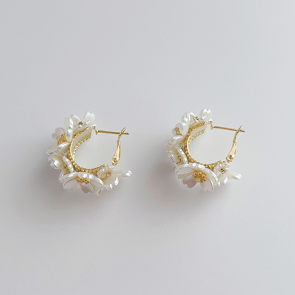 Sweet Flower Shell Copper Inlay Zircon Earrings 1 Pair