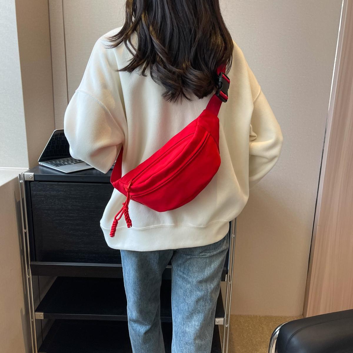 Bolsos casuales de lona para mujeres 2023 nuevo bolso de moda, bolso de pecho deportivo de verano, bolso de cintura de nicho universal