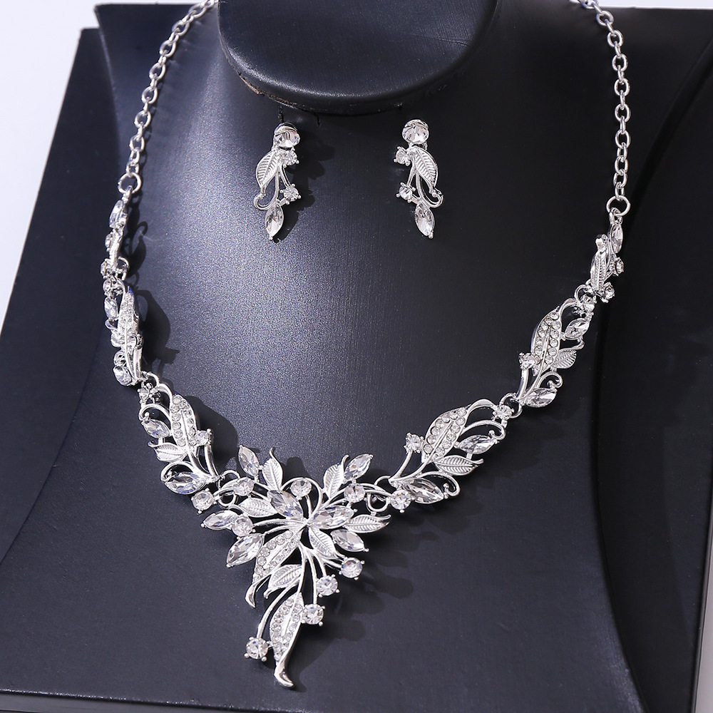 叶子镶钻新娘项链