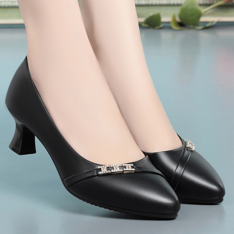 Mom's Shoes 2022 New Four-Season Flats for Women Spring & Fall Soft Leather Comfortable Soft-Soled Leather Shoes Middle-Aged Women's Work Shoes