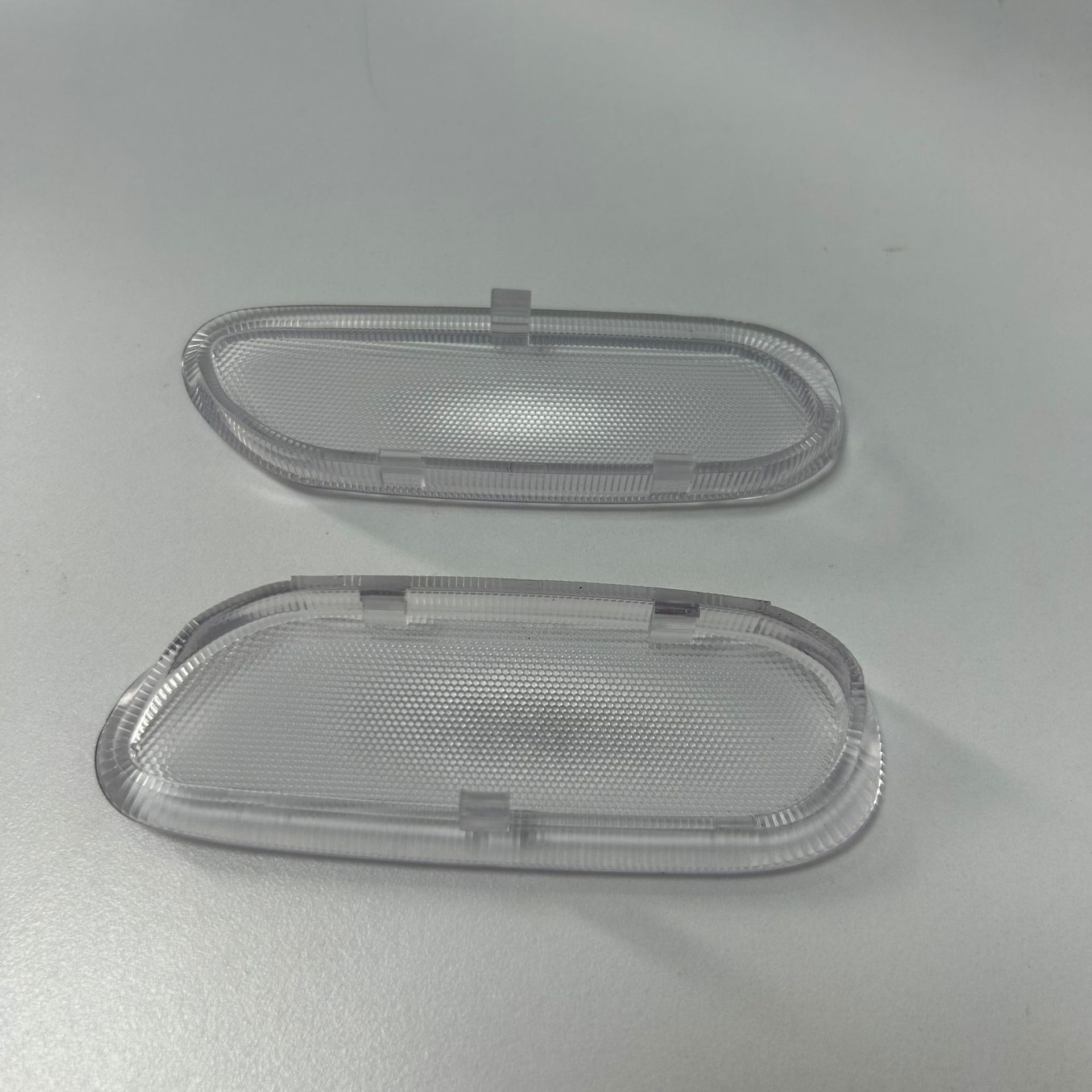 Suitable for Toyota Prado door light cover 81311-33010 left 81231-33010 right