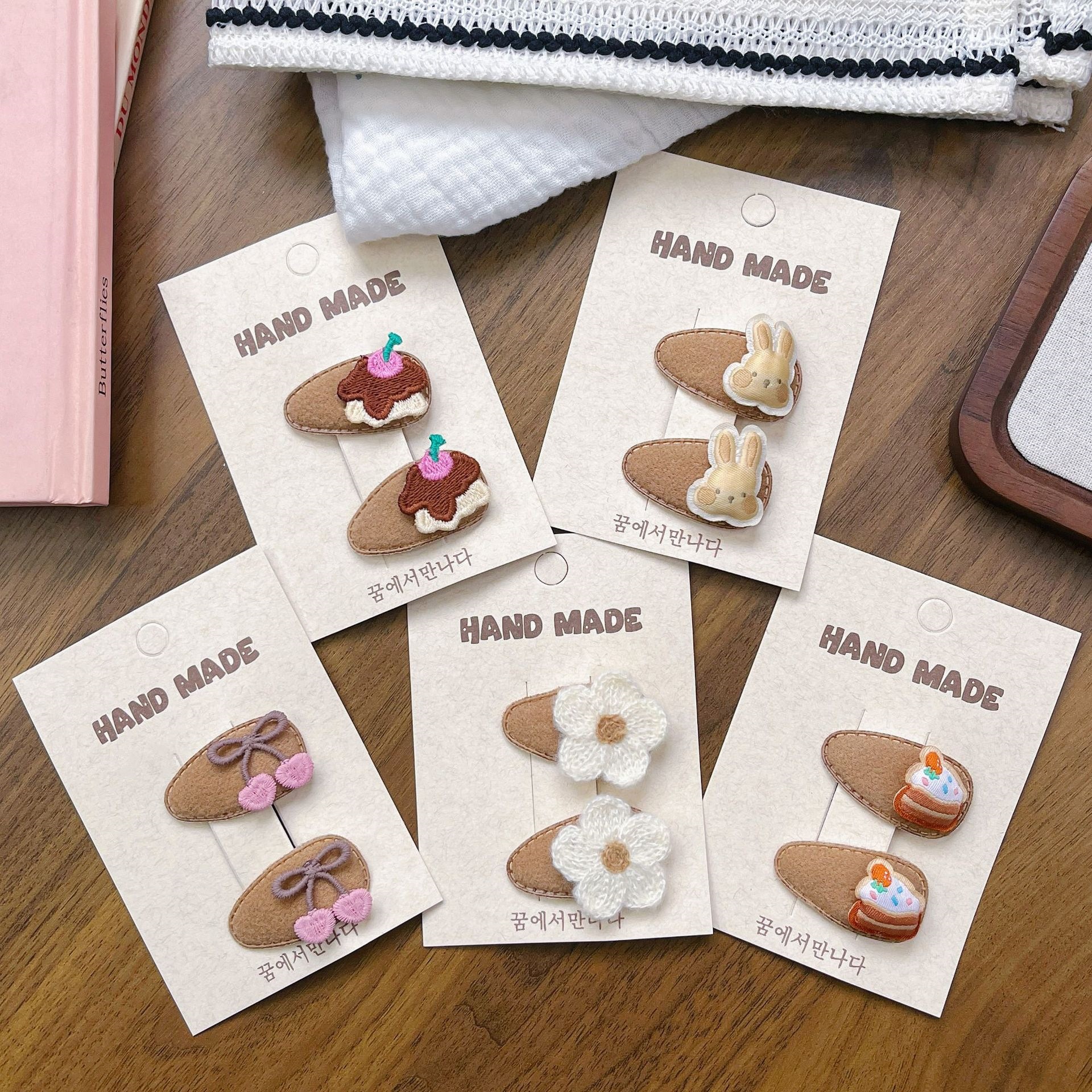 Nuevo color café leche pequeño clip de cabello para niños otoño invierno pinggan tarjeta de cabello tierna bebé conejo flores BB clip al por mayor