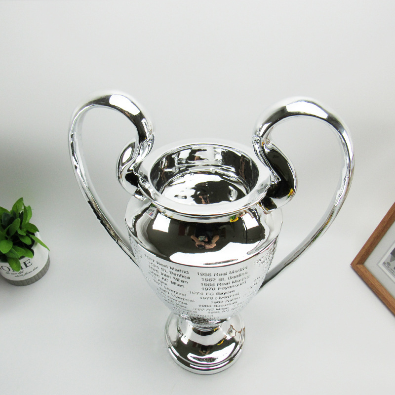 Manchester UEFA Champions League trofeo deportes aptitud física en stock letras de galvanoplastia decoración de resina de fútbol de la Copa de Europa conmemorativa