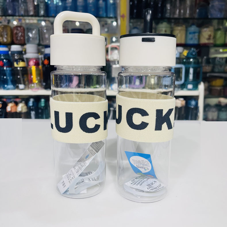 Futong 703 nueva taza de plástico 600ml Internet celebridad cubierta de tela en blanco y negro simple recta taza estudiante hombres y mujeres taza