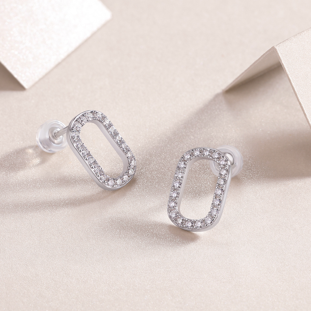 E13227-모이사나이트 귀걸이