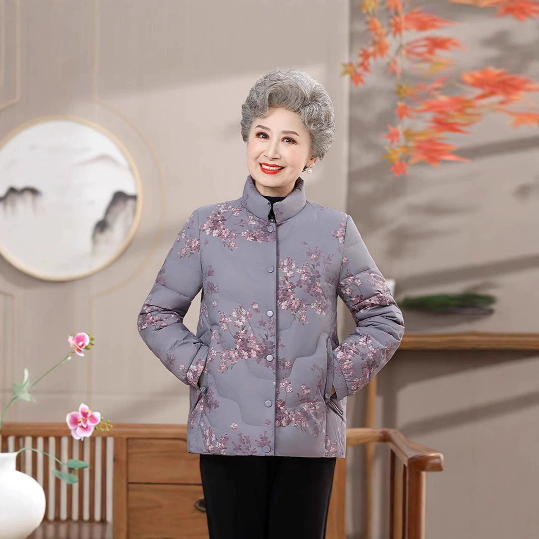 90 белая утка пуховик среднего и пожилого возраста мама куртка модная бабушка иностранная печать короткая зимняя одежда хлопок новый