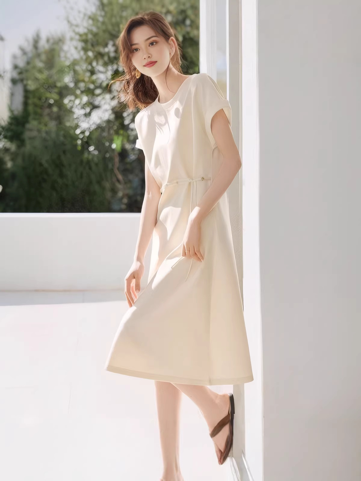Váy ngắn tay cổ chữ V thắt eo dáng suông mùa xuân hè — màu mơ