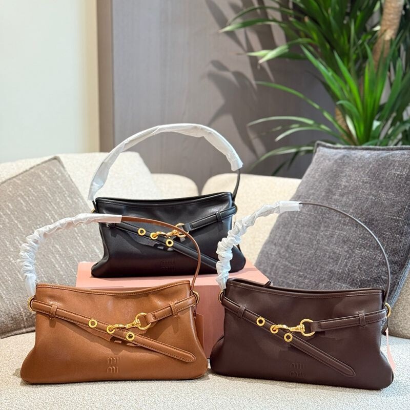 Miu Miu's high-end Aventure Nappa underarm bag is fashionable and versatile for commuting, with a matte finish, suitable for both hand and shoulder use for women Miu Miu's high-end Aventure Nappa underarm bag is fashionable and versatile for commuting, with a matte finish, suitable for both hand and shoulder use for women