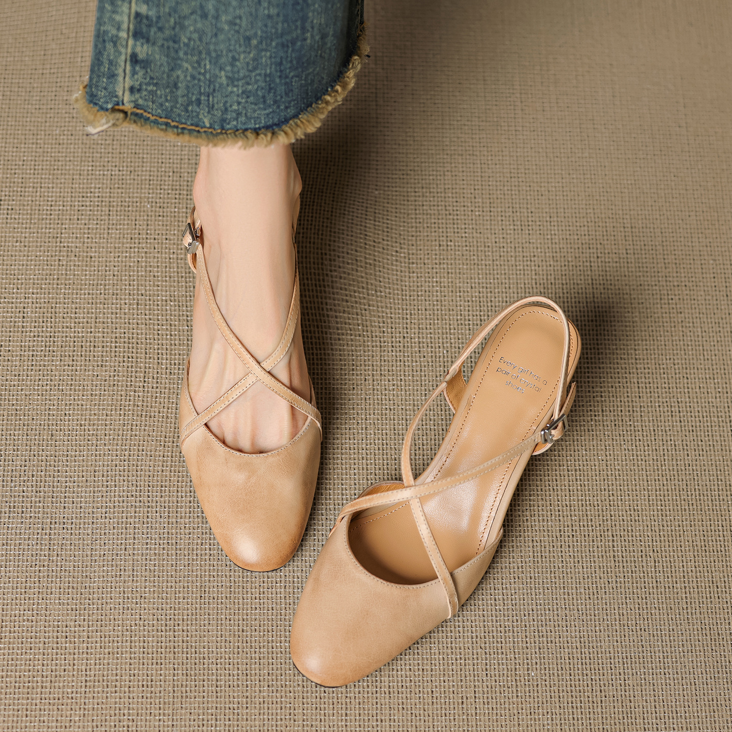 Sandal cao gót nữ mũi nhọn quai chéo buộc dây, gót vuông ổn định — màu trắng ngà