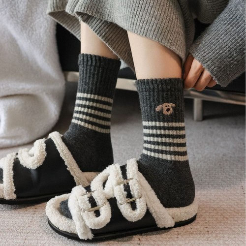 Wool Striped Girls Mid-Calf Socks for Autumn and Winter, Fleece Lined, Thick and Warm, Cute Cartoon Embroidered Puppy Pile Socks