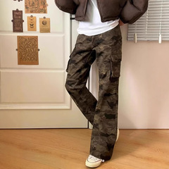 アメリカの街のレトロな迷彩の多いポケットは身を修める服装をします。