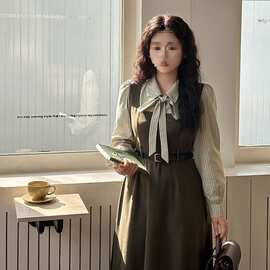 微胖mm绿色学院风森系连衣裙女假两件长袖收腰遮肚大码女装长裙子
