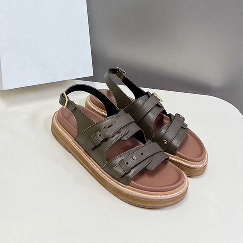Fashionable retro sandals flat with metal buckle open toe