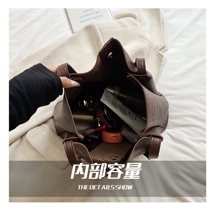 The new 2024 autumn collection features a retro, simple, large-capacity, solid-color, fashionable and individual single-shoulder underarm tote women's bag undefined
