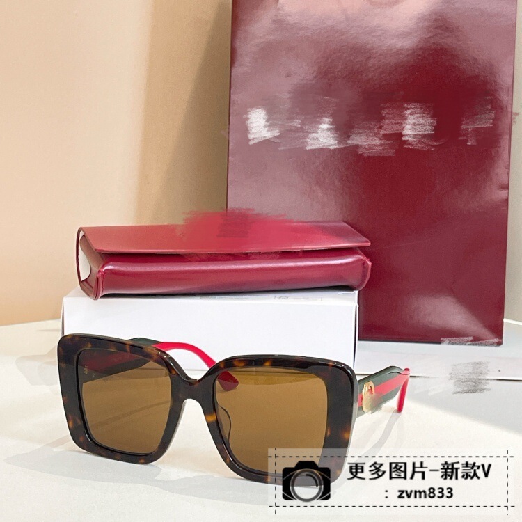 G-brand square frame sunglasses with color-blocked legs, the same style as worn by European and American Instagram celebrities, fashionable sunglasses gg1861 G-brand square frame sunglasses with color-blocked legs, the same style as worn by European and American Instagram celebrities, fashionable sunglasses gg1861