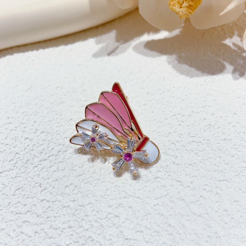 Sporty style rotatable badminton enamel brooch, unisex, unique and exquisite pin, versatile suit accessory
