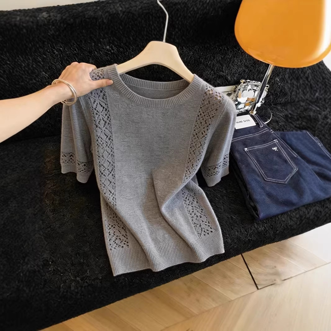 Áo thun nữ cổ tròn tay ngắn, chất liệu cotton thoáng mát, kiểu dáng đơn giản — màu xám đậm chi tiết 3
