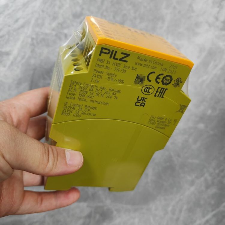 皮尔兹774300 PNOZ X1 24VAC/DC 3n/o 1n/c安全继电器pilz