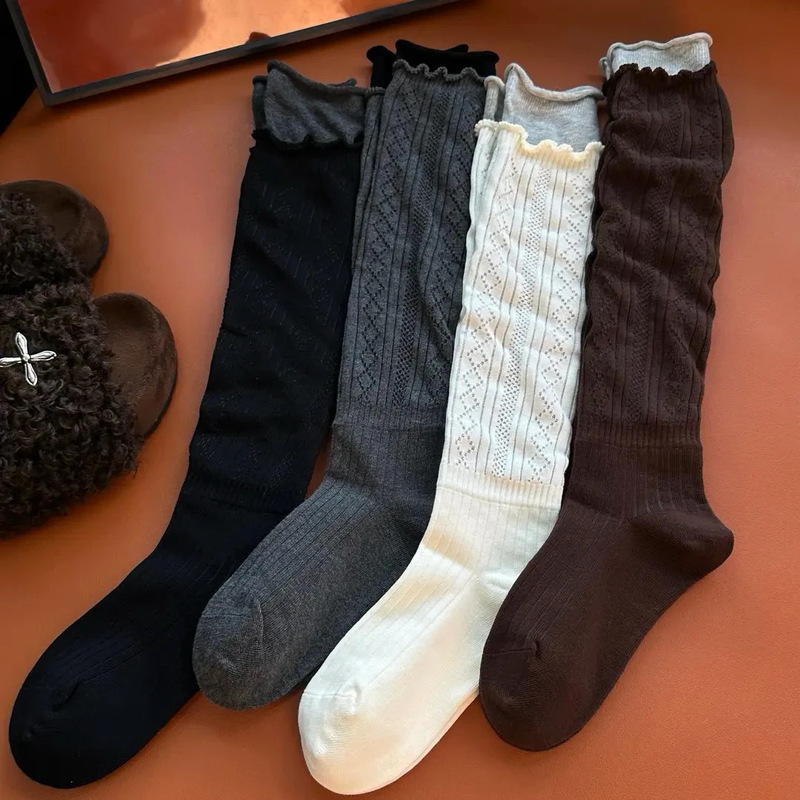 2026 autumn and winter new style ruffled lace diamond-patterned hollow-out calf socks with contrasting color twist pleats and long knee-high socks 2026 autumn and winter new style ruffled lace diamond-patterned hollow-out calf socks with contrasting color twist pleats and long knee-high socks