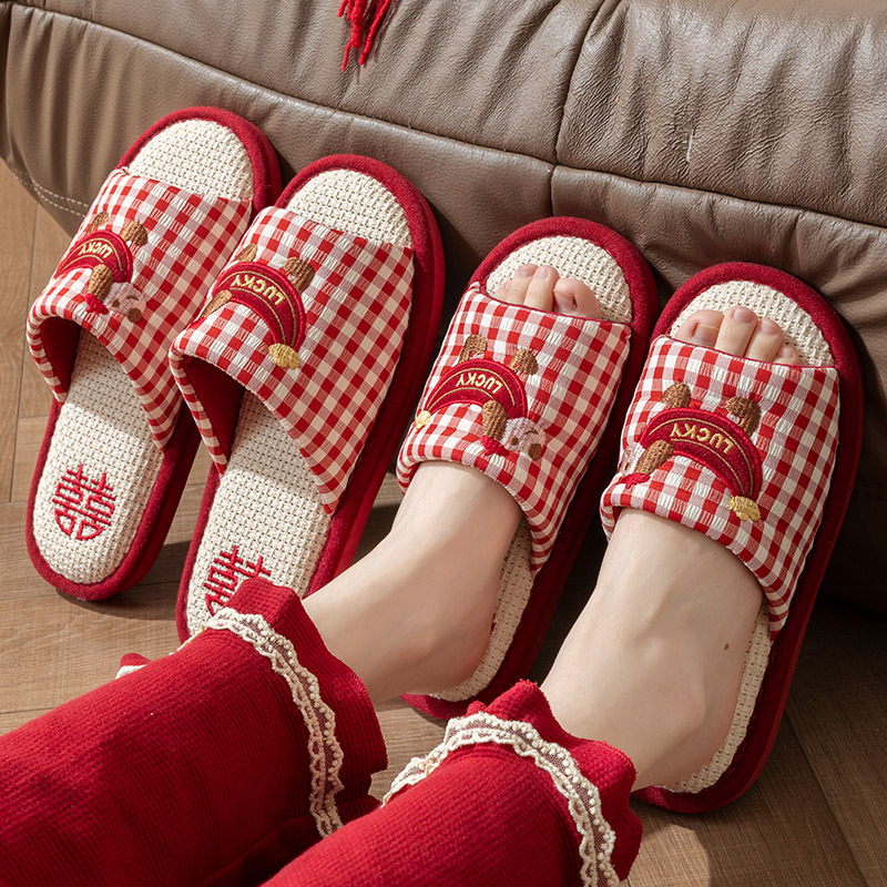 Red Slippers for Wedding, a Pair of Summer Breathable Linen Home Slippers for the Bride and Groom, Newlywed Dowry, Couple Slippers for Happy Occasions Red Slippers for Wedding, a Pair of Summer Breathable Linen Home Slippers for the Bride and Groom, Newlywed Dowry, Couple Slippers for Happy Occasions