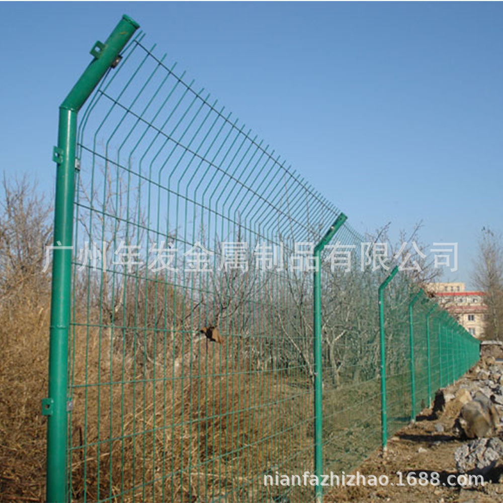 现货绿色铁丝围护网 双边丝护栏网 高速公路隔离防护网