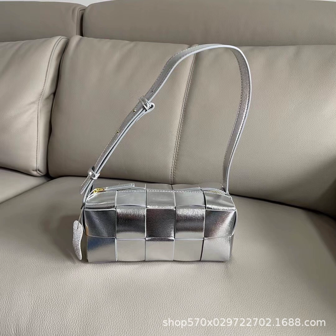 Woven handheld one-shoulder bag, 2023, high-end