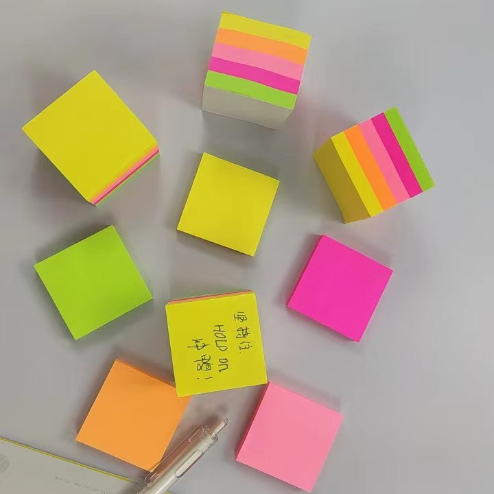 50 * 50 etiquetas de papel de notas fluorescentes de 5 colores pegado portátil paquete de cigarrillos combinación N pegado al por mayor