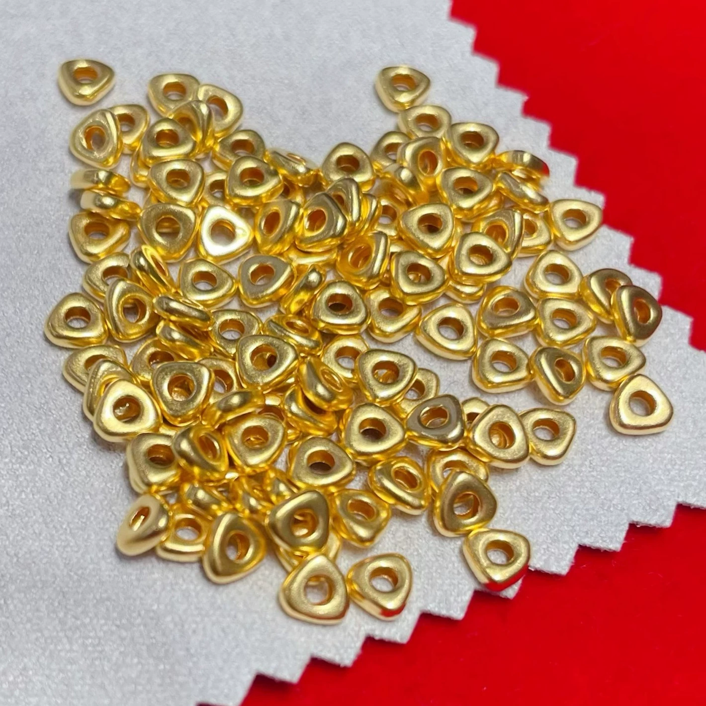 Чистое золото 999, треугольные дробленые золотые бусины, 3D твердая золотая оболочка, золотые бусины-разделители, разделительная деталь, плетеная веревка, браслет «сделай сам», ожерелье, переносные бусины