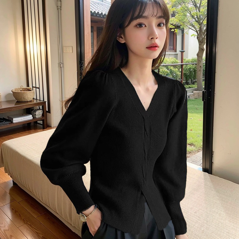 Black V-Neck Long-Sleeved Knitted Sweater Autumn and Winter New Inner Wearing Outer Wearing Bubble Sleeve Base Shirt Short Top Black V-Neck Long-Sleeved Knitted Sweater Autumn and Winter New Inner Wearing Outer Wearing Bubble Sleeve Base Shirt Short Top
