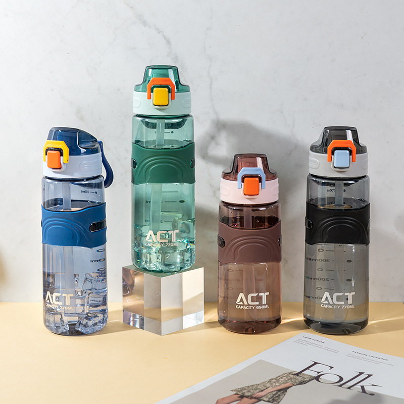 Yitong Fashion Sports Plástico Taza de agua portátil para estudiantes y niñas Tapa de rebote Tapa de botella de agua de gran capacidad con escala al por mayor