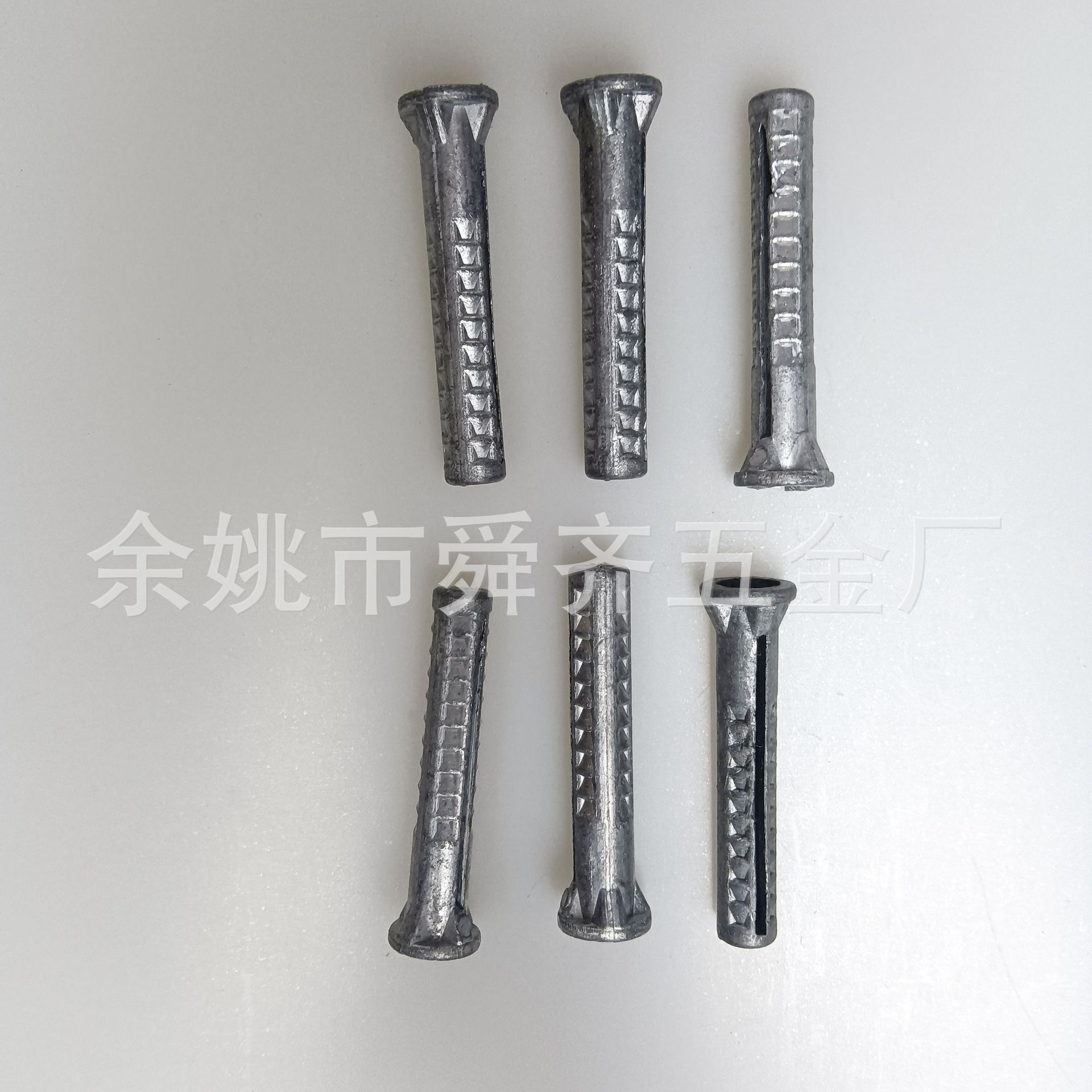 厂家大量供应 膨胀螺丝 规格齐全 小木牙紧固件产品