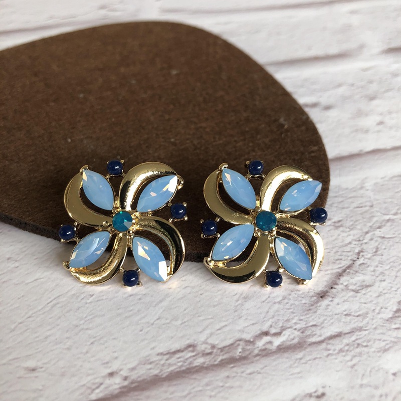 Vintage Blue Enamel Flower Drop Pendant Earrings Wholesale Nihaojewelry display picture 8