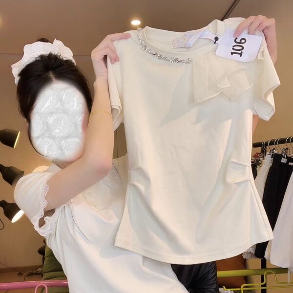 Elegant small design fashionable summer short sleeve T-shirt with a…